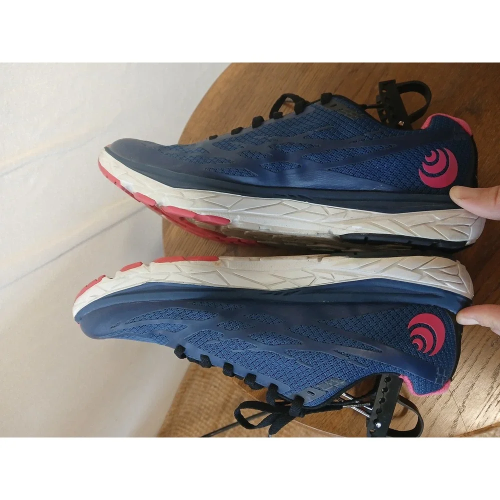 Topo athletic womens magnifly 2 size 10 0 drop minimal barefoot